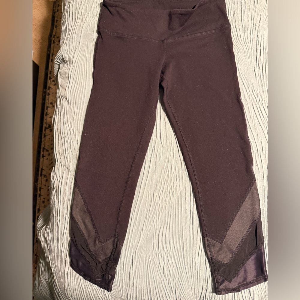 Alo XS Crop Cotton legging with mesh detail on bottom
